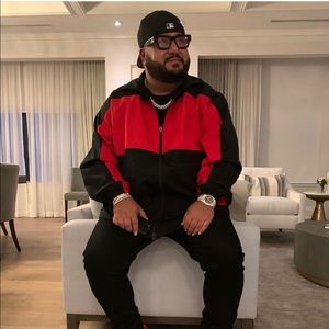 Meet your Posher, Omar